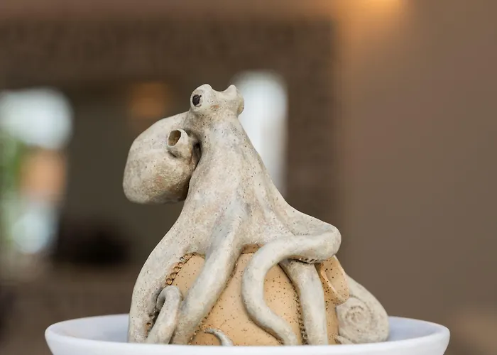 Rhenia Mykonos מלון טורלוס