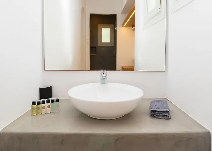 Rhenia Mykonos Hotel Tourlos