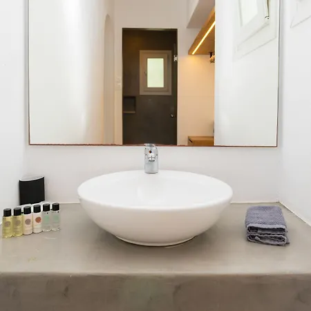 Rhenia Mykonos Hotel Tourlos